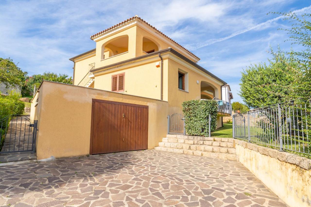 Iss Travel, Citai Panoramic Apartments - 1,5 Km From The Beach San Teodoro  Exterior foto